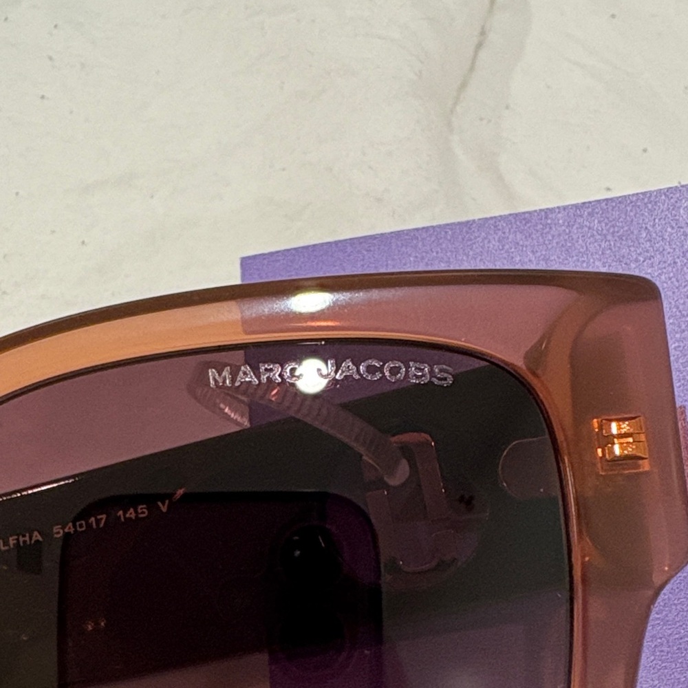 Marc Jacobs Oversized Amber Square Sunglasses - Picture 2 of 5